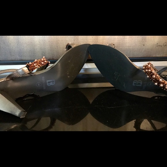 Bisou Bisou Vintage Strappy Sandal w Bead detail - Picture 2 of 4